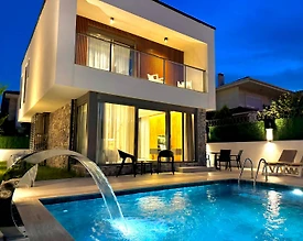 Kemer Çamyuva'da Elverişli Konumda, Özel Havuzlu, Modern Villa - 2