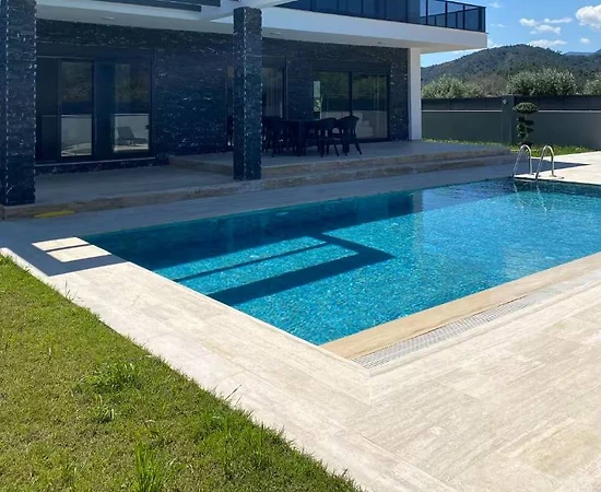 Kemer Çamyuva'da Enfes Doğa Manzaralı, Özel Havuzlu, Kiralık Villa - 1