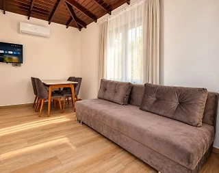 Kemer Çamyuva'da Nezih Konumda, Ortak Havuzlu, 2+1 Ev - 4