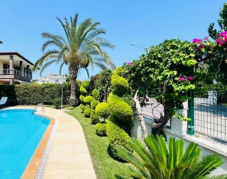 Kemer Çamyuva'da Plaja Yakın Konumda, Özel Havuzlu, Kiralık Villa - 1