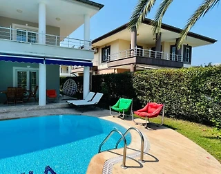 Kemer Çamyuva'da Plaja Yakın Konumda, Özel Havuzlu, Kiralık Villa - 2