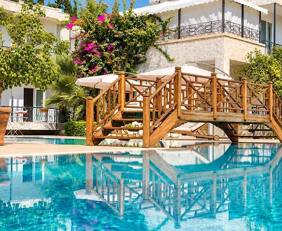 Kemer Çamyuva'da Tesis İçerisinde , Ortak Havuzlu, Konforlu Ev - 1