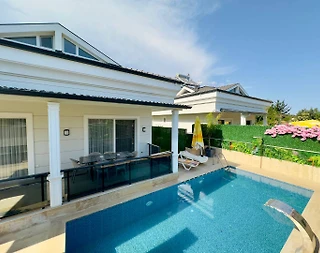 Kemer Arslanbucak'ta Merkeze Yakın Konumda, Özel Havuzlu, Şık Villa - 2