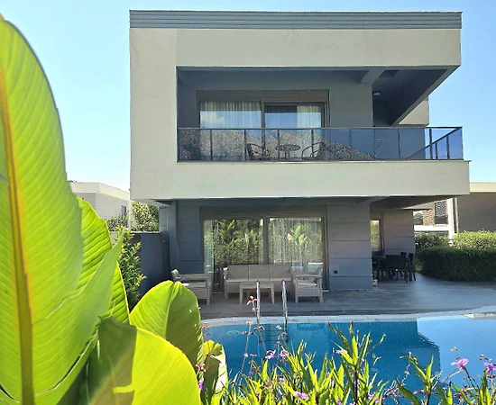 Kemer Göynük'te Elverişli Konumda, Özel Havuzlu, Kiralık Villa - 1