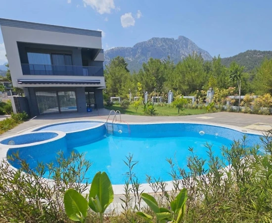 Kemer Göynük'te Merkeze Yakın, Özel Havuzlu, Konforlu Villa - 1