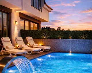 Kemer Göynük'te Muhteşem Doğa Manzaralı, Isıtmalı Havuzlu, 3+1 Villa - 1