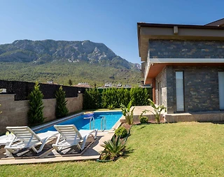 Antalya Kemer'de Denize Yakın Konumda, Özel Havuzlu, Şık Villa - 2