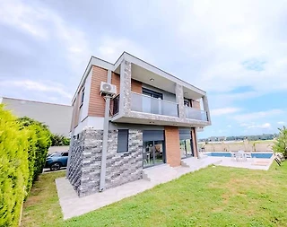 Kemer Tekirova'da Denize Yakın, Özel Havuzlu, Kiralık Villa - 1