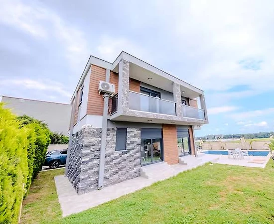 Kemer Tekirova'da Denize Yakın, Özel Havuzlu, Kiralık Villa - 1