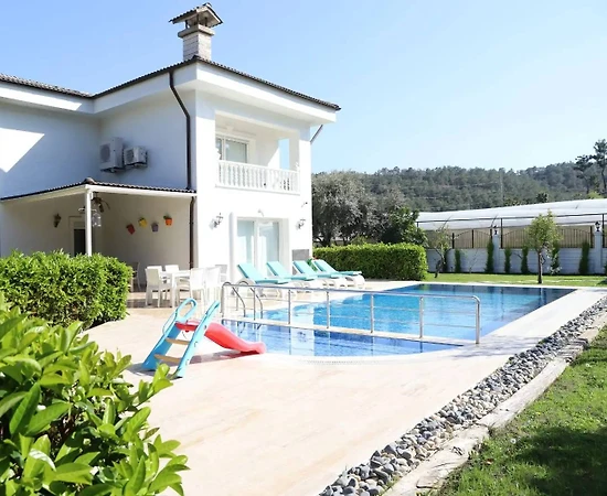 Kemer'de Doğa İle İç İçe, Özel ve Çocuk Havuzlu, Bahçeli Villa - 1