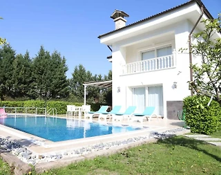 Kemer'de Doğa İle İç İçe, Özel ve Çocuk Havuzlu, Bahçeli Villa - 2