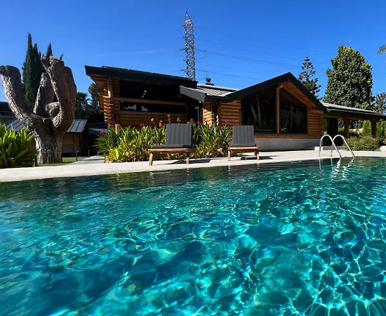 Kepez Duacı'da Sakin Konumda, Özel Havuzlu, Ahşap Villa - 1