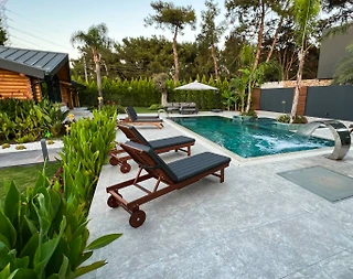 Kepez Duacı'da Sakin Konumda, Özel Havuzlu, Ahşap Villa - 4