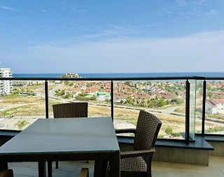 Kıbrıs İskele’de Tesis İçerisinde, Ortak Havuzlu, Modern Daire - 1