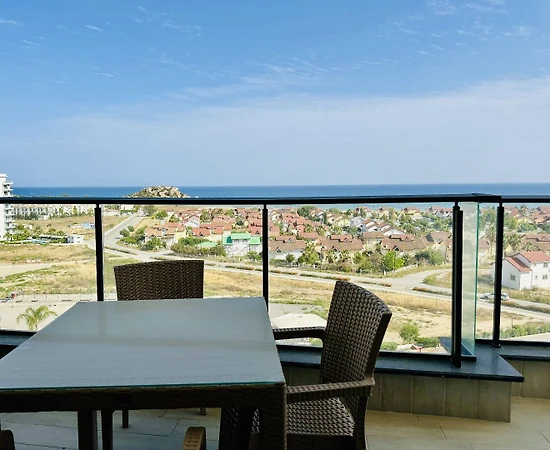 Kıbrıs İskele’de Tesis İçerisinde, Ortak Havuzlu, Modern Daire - 1