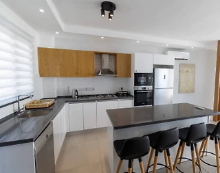 Kıbrıs Girne'de Havuz Manzaralı, Tesis İçerisinde, 2+1 Daire - 4