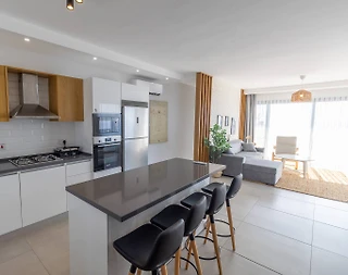 Kıbrıs Girne'de Havuz Manzaralı, Tesis İçerisinde, 2+1 Daire - 5