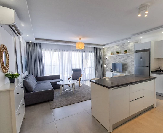 Kıbrıs Girne'de Tesis İçerisinde, Ortak Havuzlu, Lüks Daire - 1