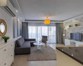 Kıbrıs Girne'de Tesis İçerisinde, Ortak Havuzlu, Lüks Daire - 2