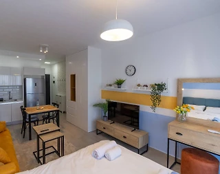 Kıbrıs Girne'de Ortak Havuzlu, Tesis İçerisinde, Kiralık Daire - 1