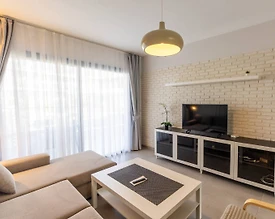 Kıbrıs Girne'de Havuz Manzaralı, Tesis İçerisinde, 2+1 Daire - 2