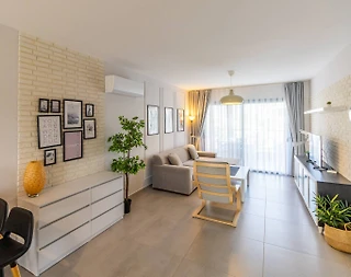 Kıbrıs Girne'de Havuz Manzaralı, Tesis İçerisinde, 2+1 Daire - 4