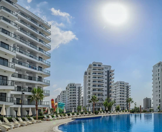 Kıbrıs İskele’de Deniz Manzaralı, Tesis İçerisinde, 1+1 Daire - 1