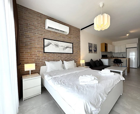 Kıbrıs İskele’de Ortak Havuzlu, Tesis İçerisinde, Ferah Daire - 1