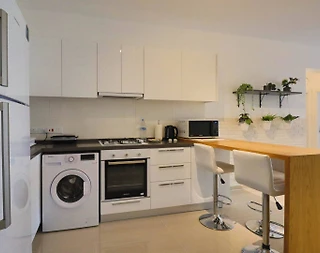 Kıbrıs İskele’de Havuz Manzaralı, Ortak Havuzlu, Konforlu Daire - 4