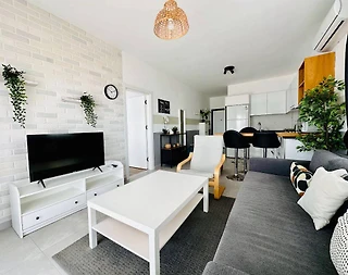 Kıbrıs İskele'de Deniz Manzaralı, Ortak Havuzlu, Tatil Dairesi - 2