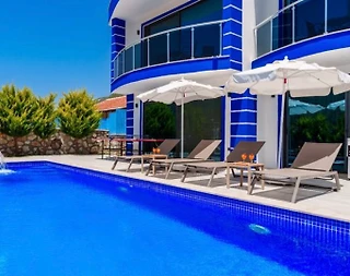 Kaş Sarıbelen'de Sakin Konumda, Özel Havuzlu, Kiralık Villa - 1