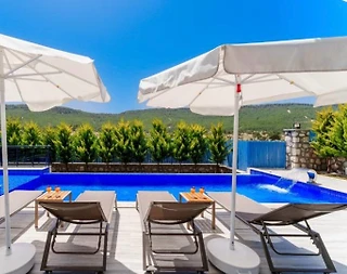 Kaş Sarıbelen'de Sakin Konumda, Özel Havuzlu, Kiralık Villa - 3