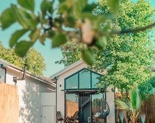 Sapanca Kırkpınar'da Merkezi Konumda, Isıtmalı Havuzlu, Lüks Bungalov - 2