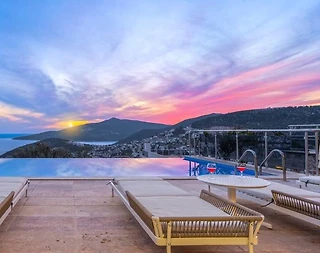 Kaş Kalkan'da Geniş Ailelere Uygun, Özel Havuzlu, Modern Villa - 1