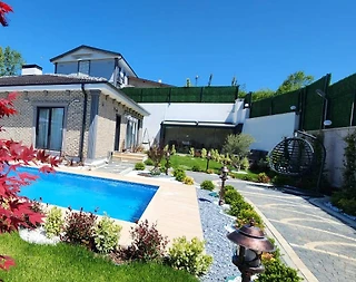 Kocaeli Kandıra'da Geniş Ailelere Uygun, Özel Havuzlu, 3+1 Villa - 2