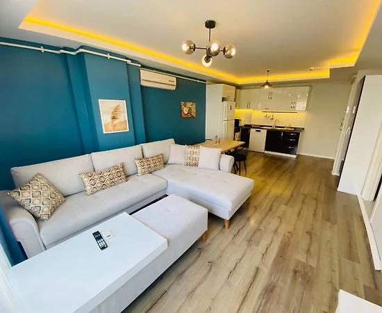 Konyaaltı Gürsu'da Merkezi Konumda, Havuzlu, Kiralık Suit - 1