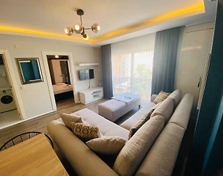 Konyaaltı Gürsu'da Merkezi Konumda, Havuzlu, Kiralık Suit - 2