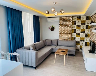 Konyaaltı Gürsu'da Plaja Yakın Konumda, Ortak Havuzlu, Kiralık Suit - 1