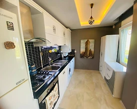 Konyaaltı Gürsu'da Plaja Yakın Konumda, Ortak Havuzlu, Kiralık Suit - 3