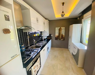 Konyaaltı Gürsu'da Plaja Yakın Konumda, Ortak Havuzlu, Kiralık Suit - 3