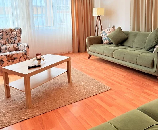 Antalya Konyaaltı'nda Sahile Yakın, Çekirdek Ailelere Uygun, Kiralık Suit - 1