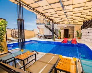 Kaş Bezirgan'da Geniş Alanlara Sahip, Özel Havuzlu, Modern Villa - 5