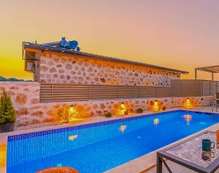 Kaş Yeşilköy'de Otantik Tasarımlı, Özel Havuzlu ve Jakuzili, 1+1 Villa - 5