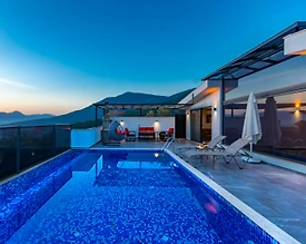 Kaş Üzümlü'de Doğa İçerisinde, Açık ve Kapalı Havuzlu, Ferah Villa - 3