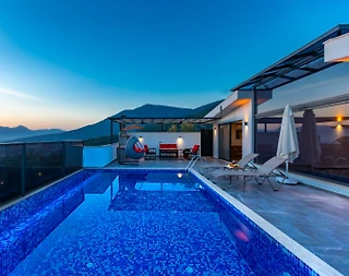 Kaş Üzümlü'de Doğa İçerisinde, Açık ve Kapalı Havuzlu, Ferah Villa - 3