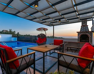 Kaş Üzümlü'de Doğa İçerisinde, Açık ve Kapalı Havuzlu, Ferah Villa - 5