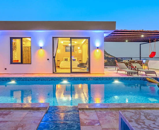Kaş İslamlar'da Çekirdek Ailelere Uygun, Özel Havuzlu, Modern Villa - 1