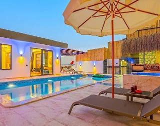 Kaş İslamlar'da Çekirdek Ailelere Uygun, Özel Havuzlu, Modern Villa - 2