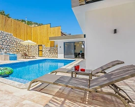 Kaş İslamlar'da Çekirdek Ailelere Uygun, Özel Havuzlu, Modern Villa - 3