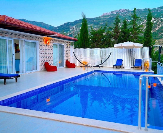 Kaş İslamlar'da Büyüleyici Doğa İçerisinde, Özel Havuzlu, Lüks Villa - 1